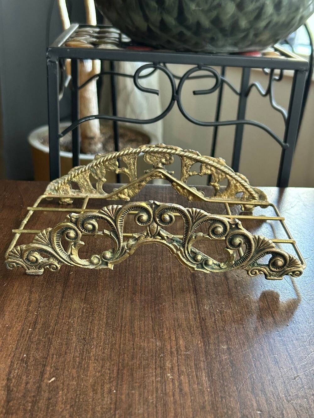 Vintage Hollywood Regency-style gilt metal ormolu napkin or guest towel holder